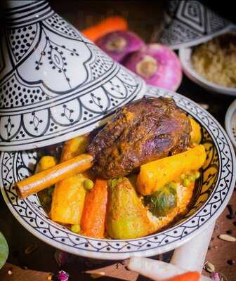 ‪lola's Restaurant‬