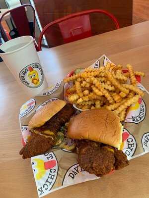 ‪dave's Hot Chicken Jbr‬
