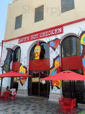 ‪dave's Hot Chicken Jbr‬