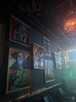 ‪crazy Mask Restobar & Lounge‬