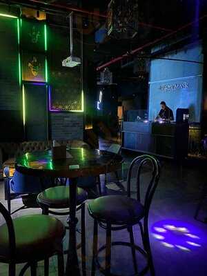 ‪crazy Mask Restobar & Lounge‬