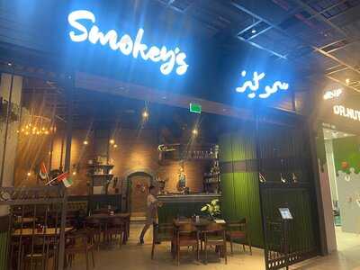 ‪smokey's‬