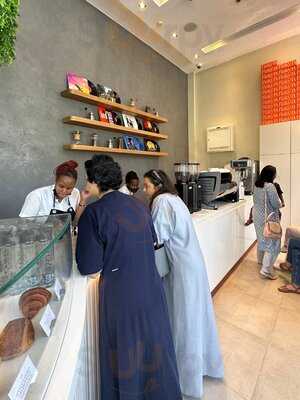 ‪flaky Pastry Croissant Co.‬