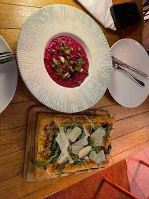 ‪august Restaurant‬