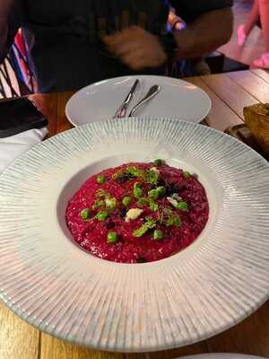 ‪august Restaurant‬