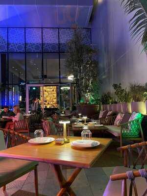 ‪august Restaurant‬