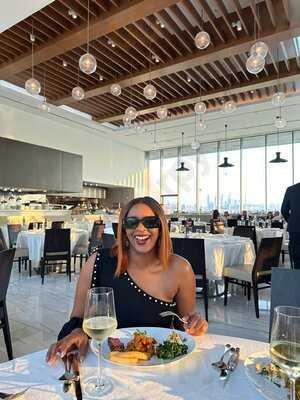 ‪estiatorio Milos‬