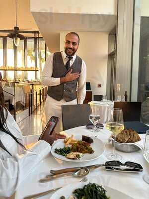 ‪estiatorio Milos‬