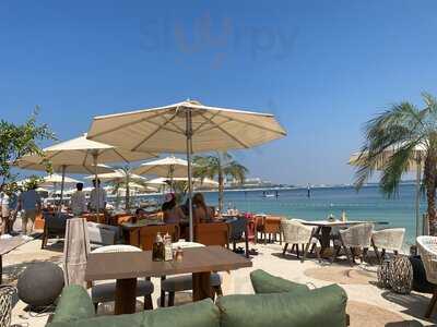 ‪ría Restaurant & Beach Bar‬