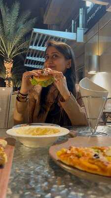 ‪vernos Cafe & Restaurant‬