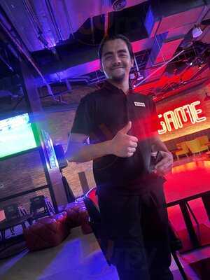 ‪seven Sports Bar‬