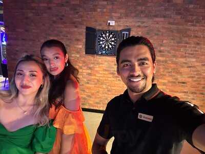 ‪seven Sports Bar‬