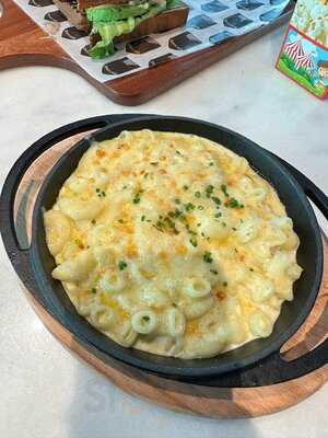 ‪seven Sports Bar‬