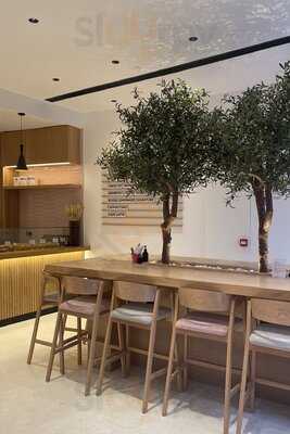 ‪helen's Bakery‬