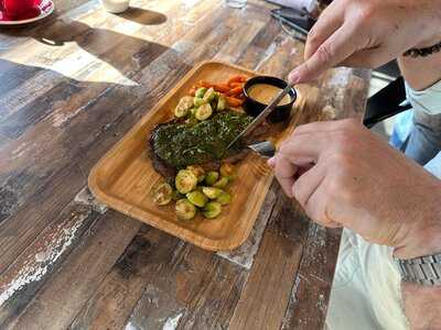 ‪village Hangout Cafe‬