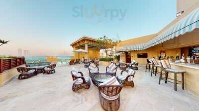 ‪aqua Chill Roof Top Poolside Dining‬