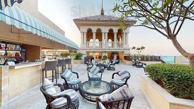 ‪aqua Chill Roof Top Poolside Dining‬