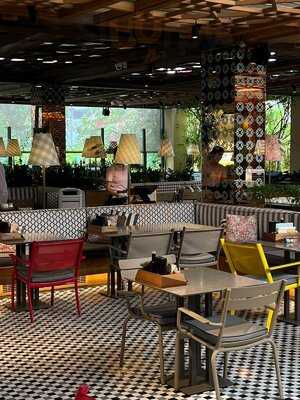 ‪huqqabaz Garden‬