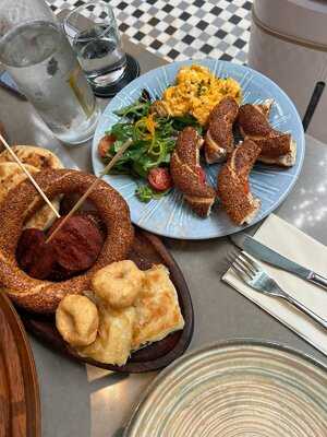 ‪huqqabaz Garden‬