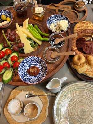 ‪huqqabaz Garden‬