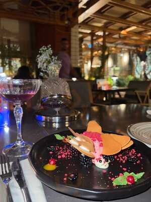 ‪huqqabaz Garden‬