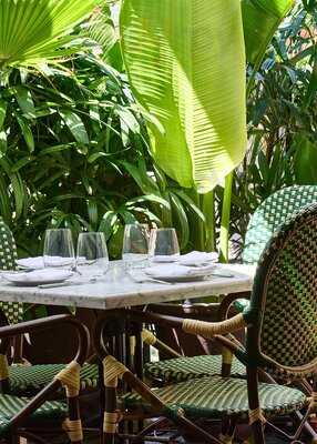 ‪nola Bijou Bistro & Bar‬