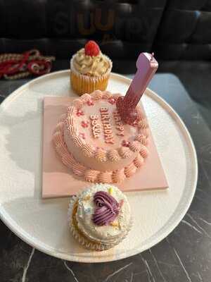 ‪pawdy Neighbors‬