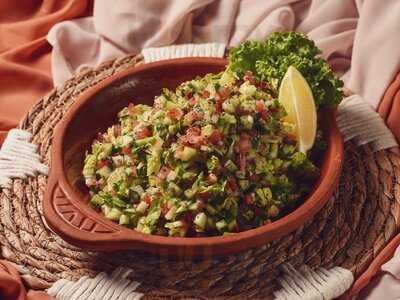 مطعم خبزة وفخارة دبي