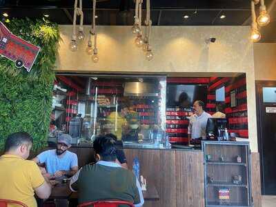 ‪seinys Restaurant‬