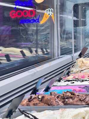 ‪la Famiglia Gelato & Pizza‬