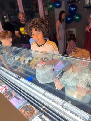 ‪la Famiglia Gelato & Pizza‬