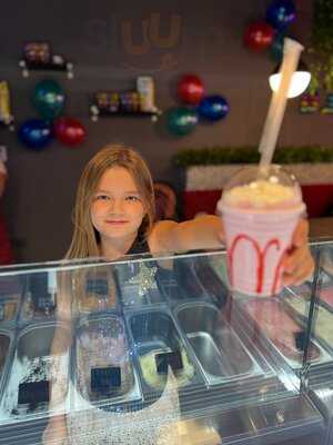 ‪la Famiglia Gelato & Pizza‬