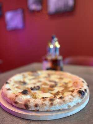 ‪la Famiglia Gelato & Pizza‬