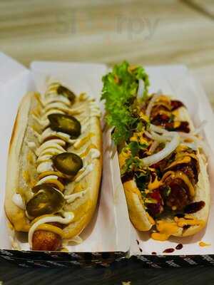 ‪sausage Saloon‬