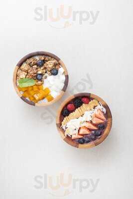 ‪risen Café & Artisanal Bakery - The First Collection Waterfront‬