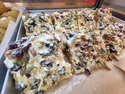 ‪luckin Spring Bakery‬