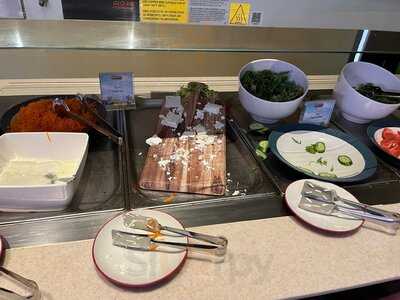 ‪bricks Family Restaurant‬