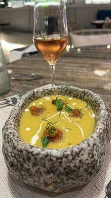 ‪twine Restaurant‬