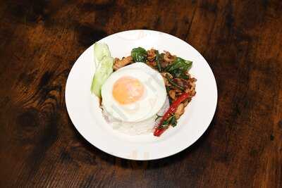 ‪burma Road Burmese & Asian Restaurant‬