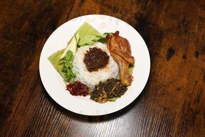 ‪burma Road Burmese & Asian Restaurant‬