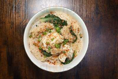 ‪burma Road Burmese & Asian Restaurant‬