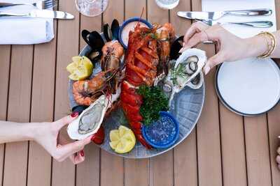 ‪la Rive Seaside Restaurant‬