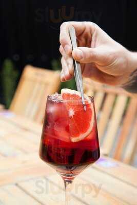 Anónimo Wine & Coffee Club