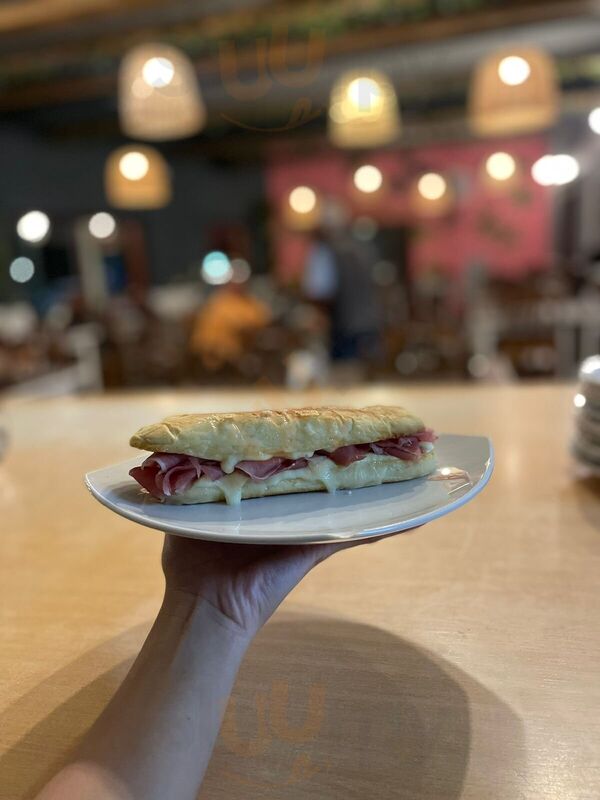 Atero Restó Y Café