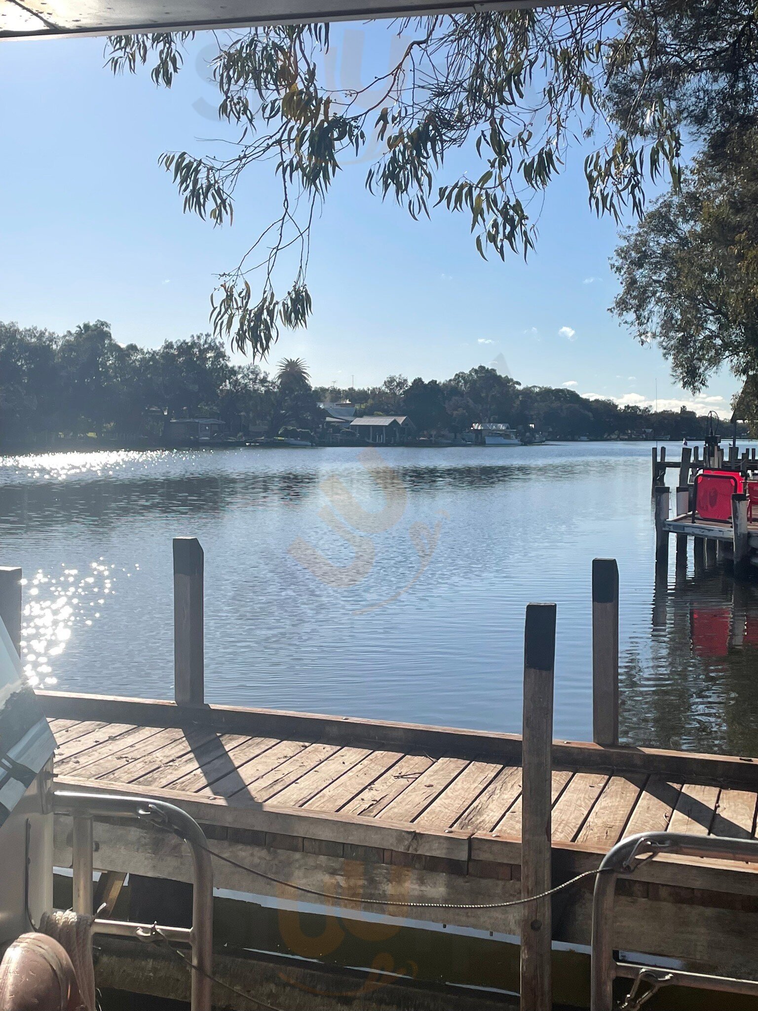 Pelicans Cafe On The Murray
