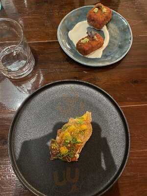 Wooden Horse Restaurant & Bar