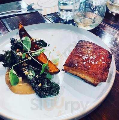 Wooden Horse Restaurant & Bar