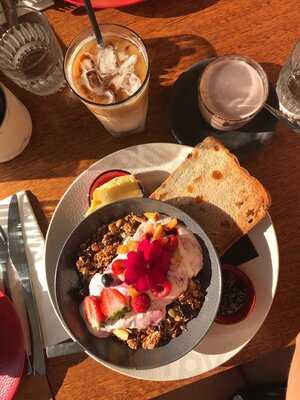 Kennigo Social House