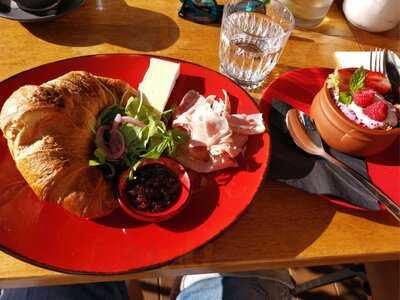 Kennigo Social House