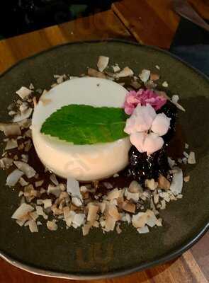 Pilgrim By Fogata Bar & Restaurant